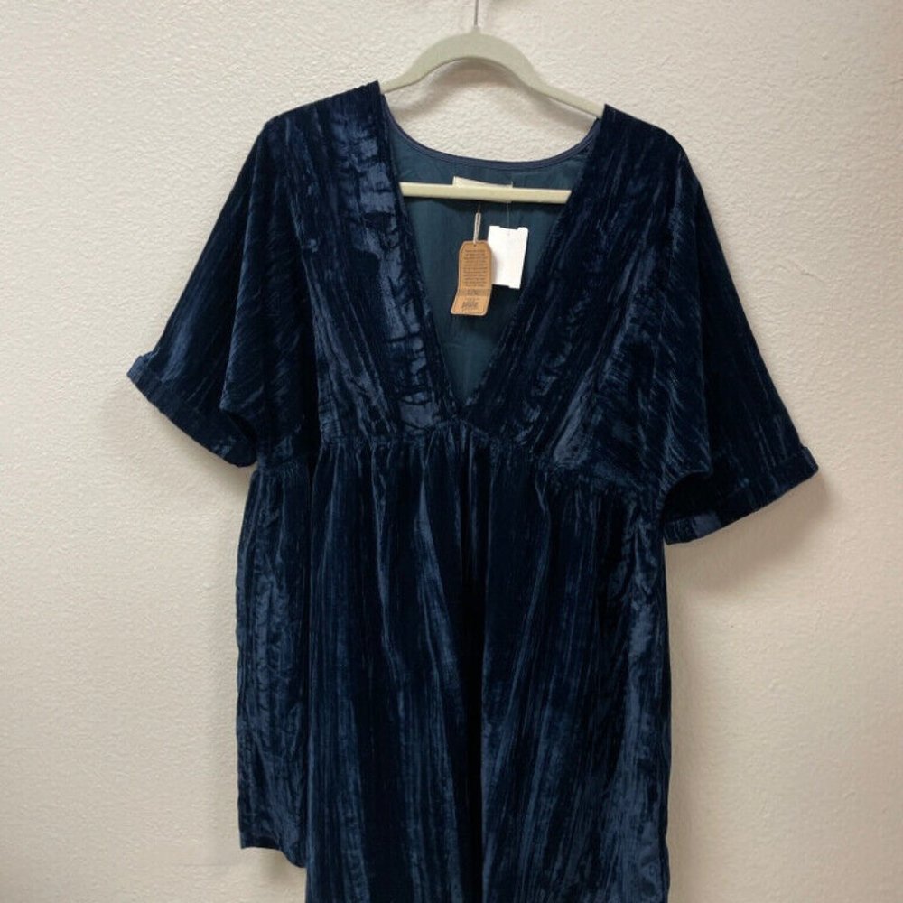 Natural life NWT Dark Blue Velvet V Neck Blouse Cuffed Short Sleeve Size L/XL 5B